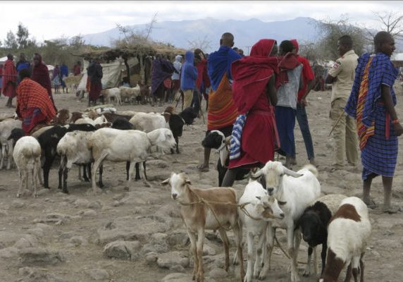 Maasai-market-tour-Mto-wa-Mbu